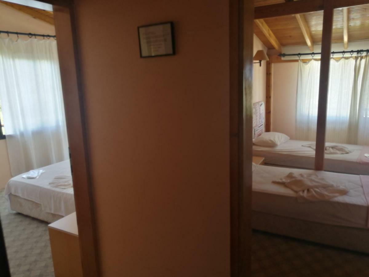 Teras Motel โฟชา ภายนอก รูปภาพ
